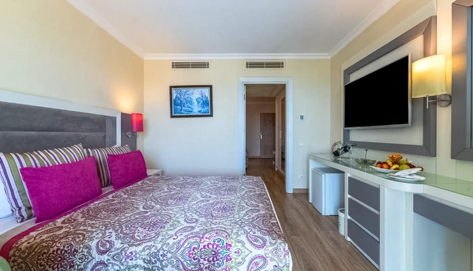 هتل اورنج کانتی بلک آنتالیا